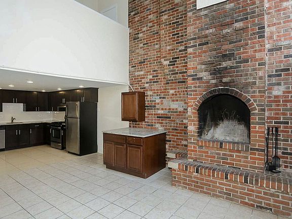 2nd image of 873 W Lill Ave #1B