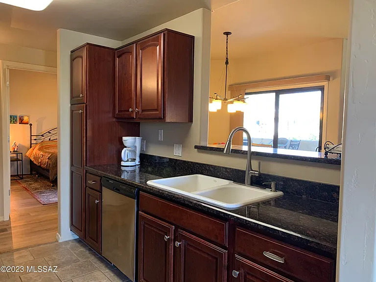 2550 E River Rd #16301 — Photo 9