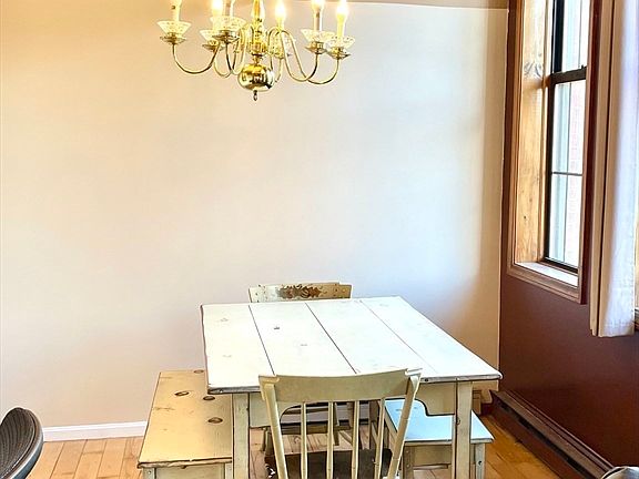 3rd image of 1098 Stafford St #9