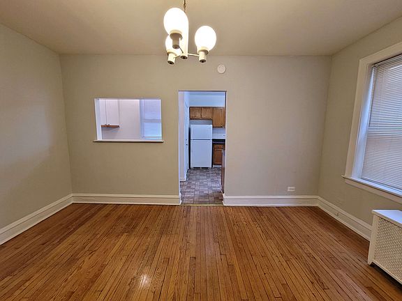 3rd image of 2635 W Granville Ave #1