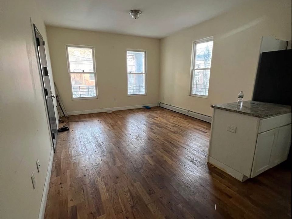 1st image of 810 E 168th St APT 1