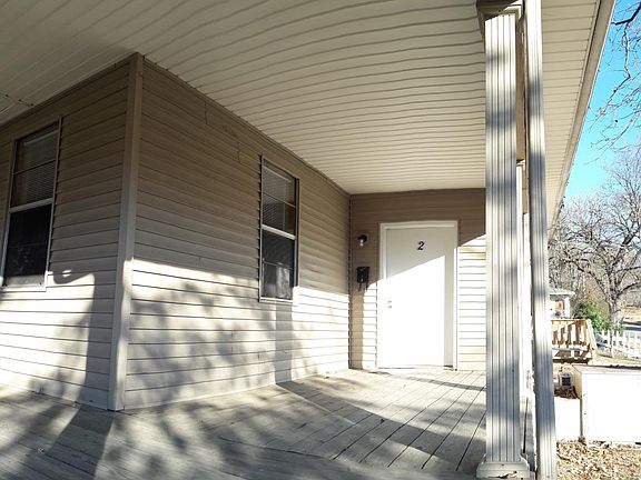 4th image of 100 W Sugarloaf St APT 2