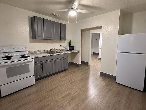 5th image of 282 E 19th St