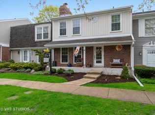 1555 Wedgefield Cir, Naperville, IL 60563