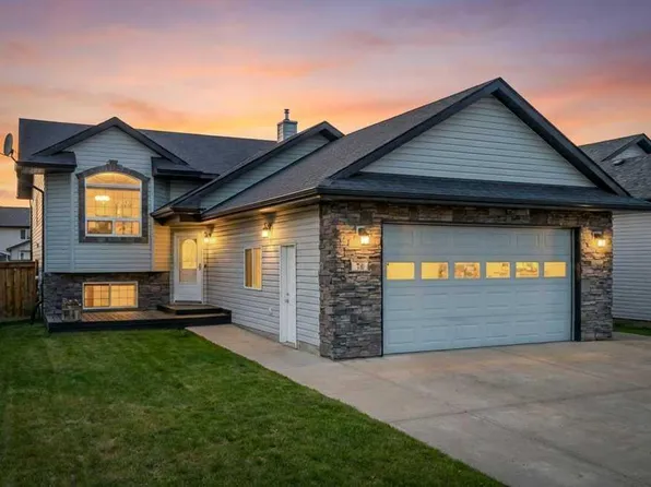 78 E Lakeway Blvd, Sylvan Lake, AB T4S 2P5
