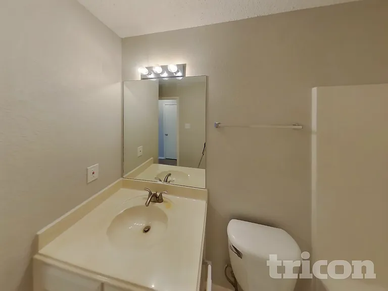 521 Olive St — Photo 14