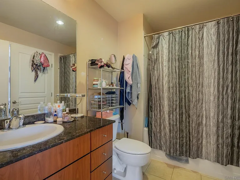 300 W Beech St #1601 — Photo 14