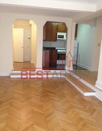 5th image of 30 W 74th St Ph 2