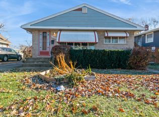 16933 Sunset Ridge Dr, Country Club Hills, IL 60478