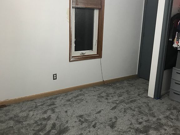 3rd image of 1855 Glenvale Dr SW