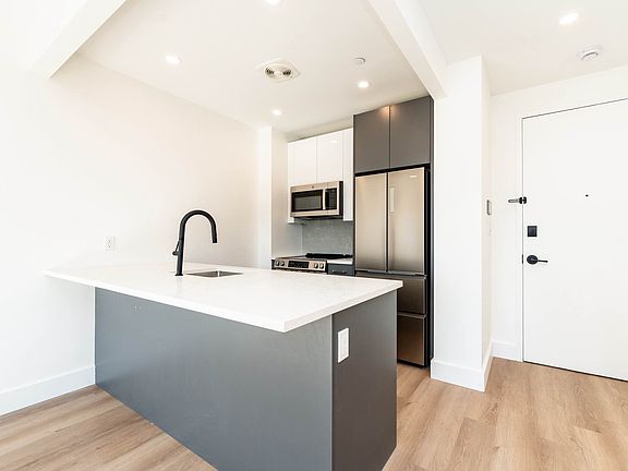 5th image of 28 Spencer Pl #4C