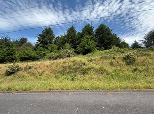 105 Debbie Ln, Whitethorn, CA 95589