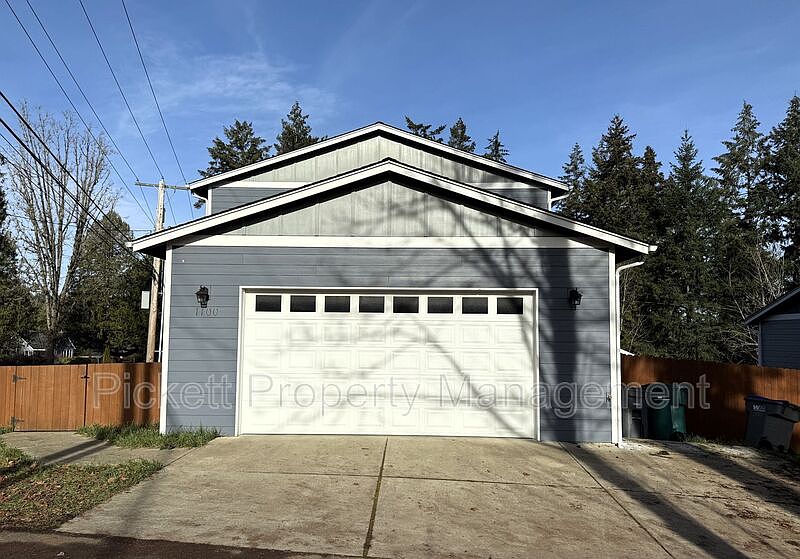 1st image of 1100 Shorewood Dr
