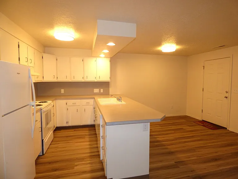 3974 Liberty Rd S — Photo 9