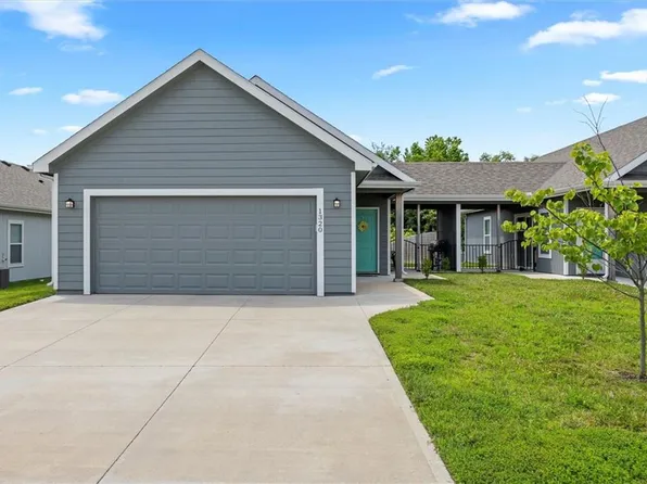 1320 E Joles Dr, Tonganoxie, KS 66086