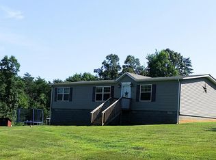 126 Taylors Ridge Ln, Wirtz, VA 24184