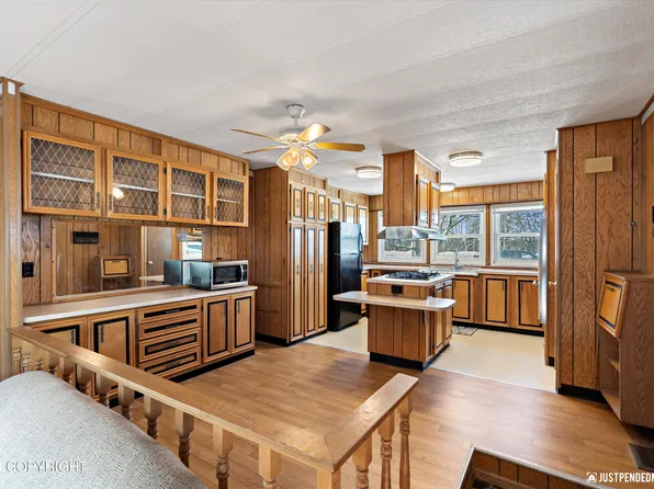 823 Valley St, Anchorage, AK 99504