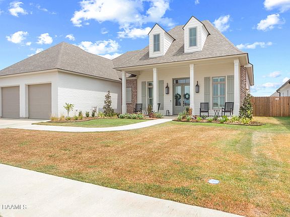 3rd image of 104 Cascade Palm Ct