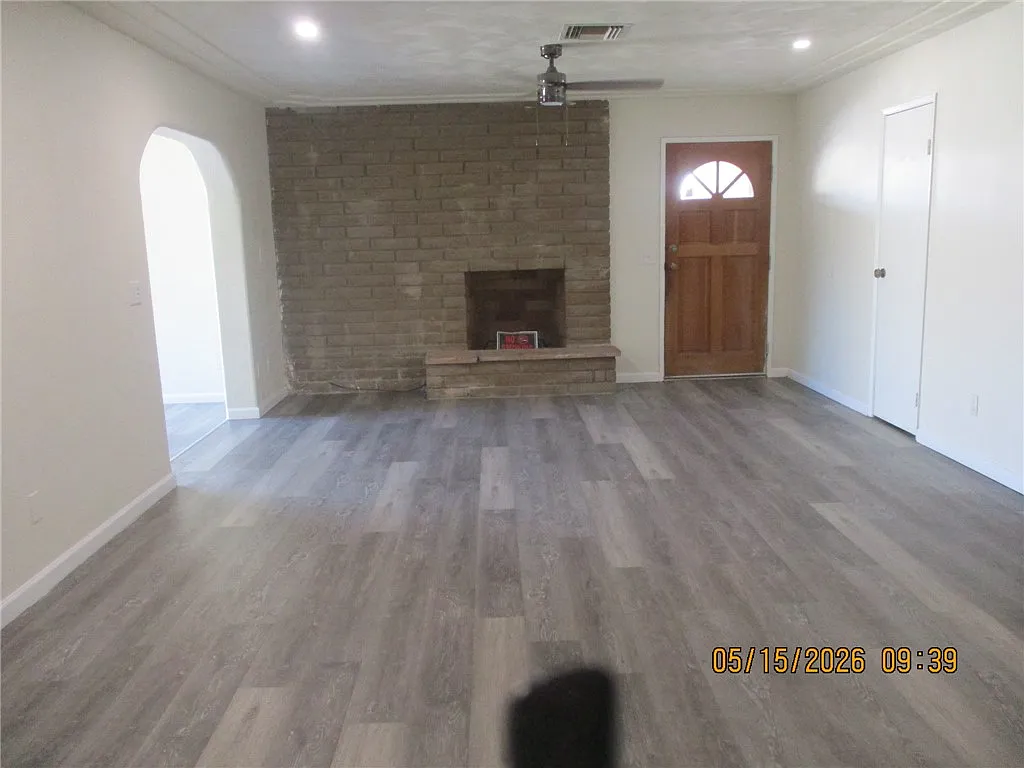 3 bed, 2.0 bath, 1460 sqft, $1,600 — Photo 3