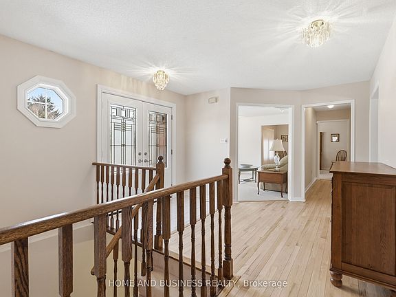 3rd image of 1 Bayberry Rd