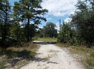 810 Gibson Cir, Hortense, GA 31543