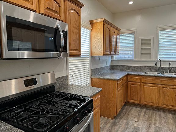 5th image of 1537-39 1/2 S Orange Grove Ave #1539