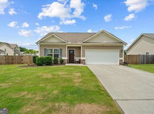 207 Heritage Dr, Calhoun, GA 30701