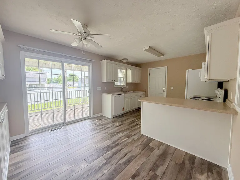 1301 Fisk Rd — Photo 6