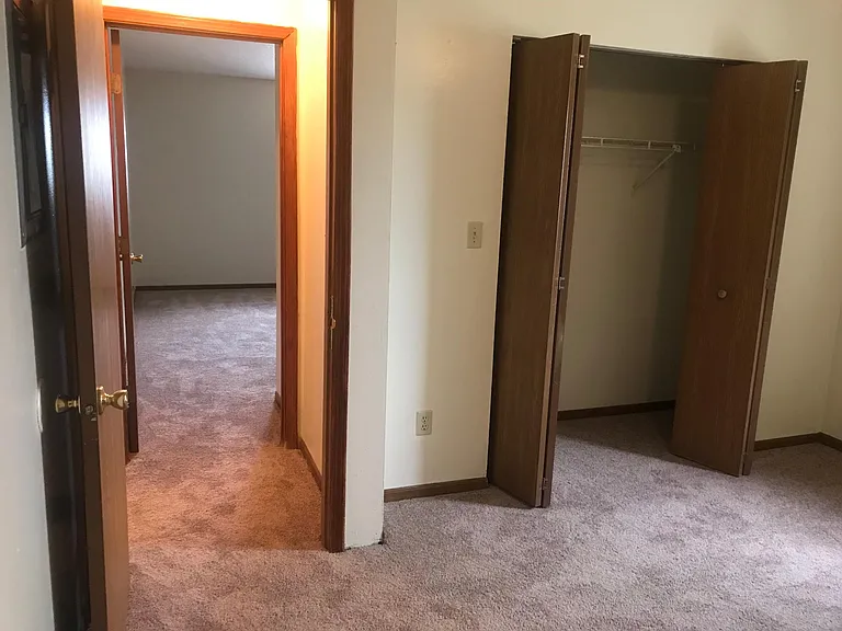 1208 W Jefferson St #I — Photo 5