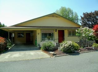 735 Brookside Cir, Rogue River, OR 97537
