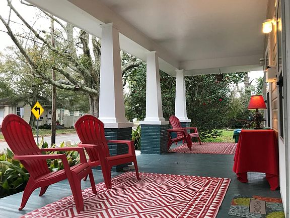 Gorgeous porch for relaxing