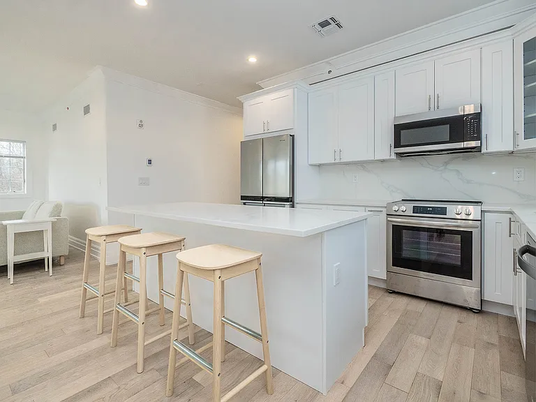 Stainless Steele appliances