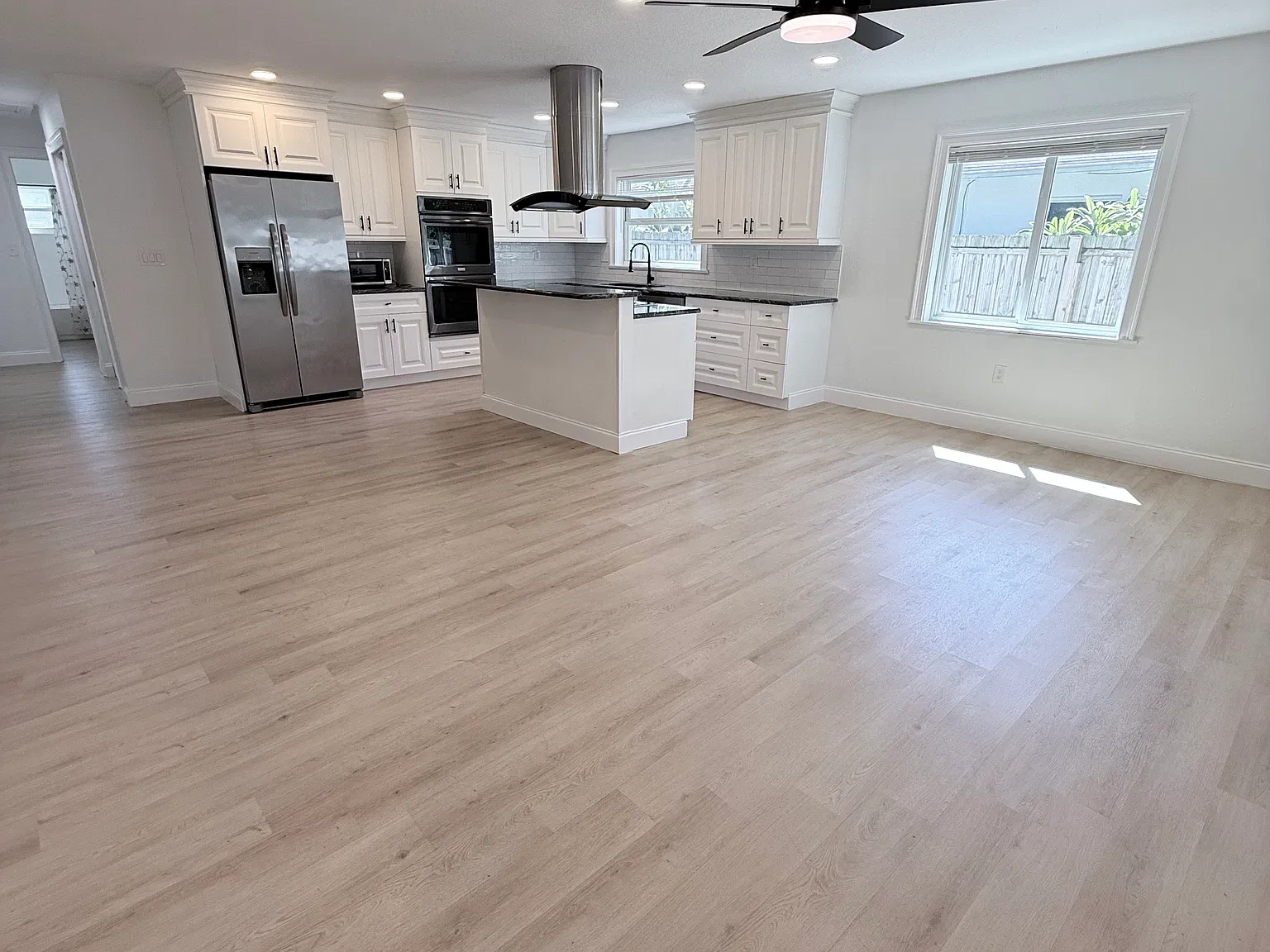 3 bed, 1206 sqft, $2,400 — Photo 2