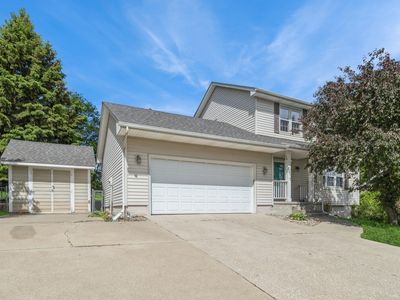 794 SE 61st St, Pleasant Hill, IA, 50327