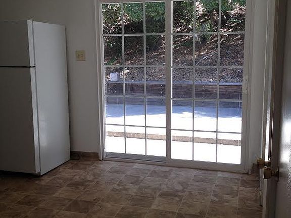 4th image of 2200 Loomis St