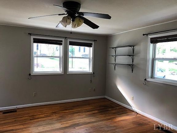 5th image of 2273 Sabine Ave