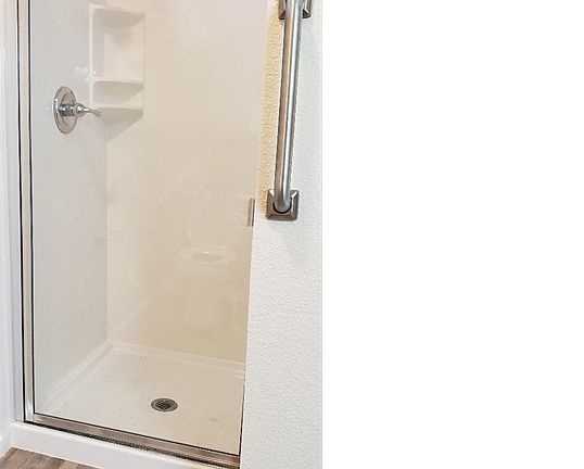 3rd image of 624 W 14th St APT B