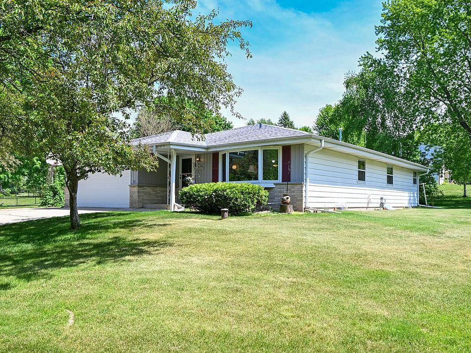 1st image of N69W29463 River Front DRIVE