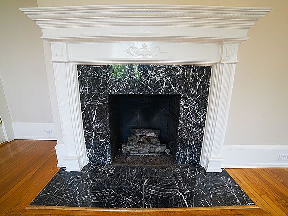 Gas Log Fireplace