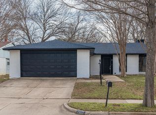2018 Pennington Dr, Arlington, TX 76014
