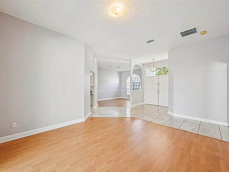 918 Academy Dr — Photo 11