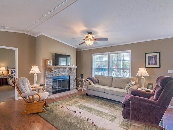 5th image of 165 Burnett Chapel Ln