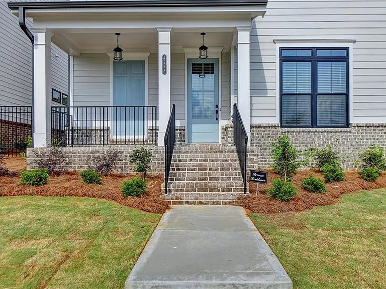 4536 Molder Dr — Photo 3