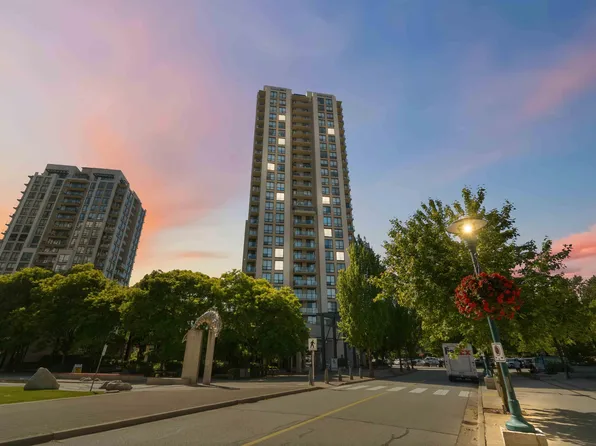 2982 Burlington Dr #706, Coquitlam, BC V3B 0B3