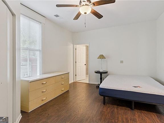 5th image of 1113 Grant St