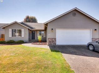 1230 Mount View Ln, Molalla, OR 97038