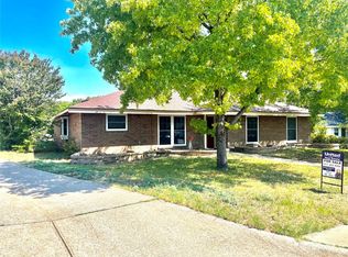 207 Meadow Creek Dr, Duncanville, TX 75137