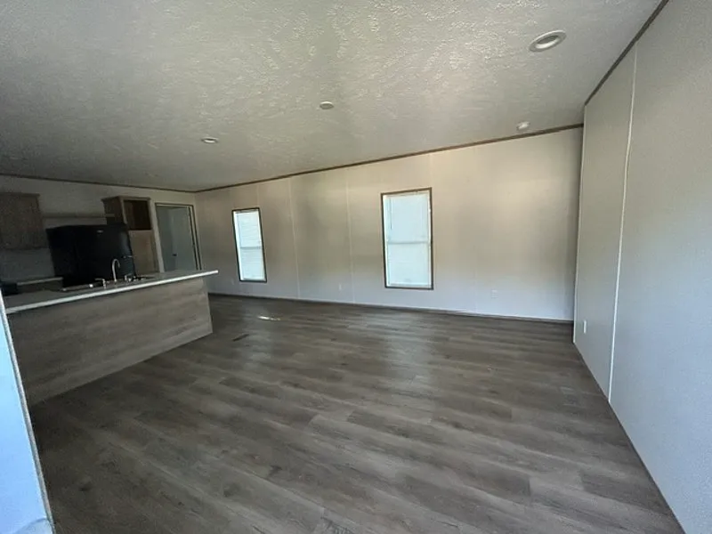 3 bed, 2.0 bath, $895 — Photo 4