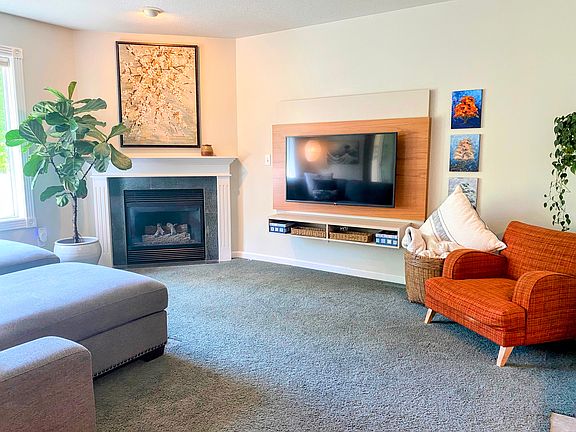 2nd image of 34 Parkwood Cir