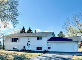 N6947 Gaynor Dr, Holmen, WI 54636